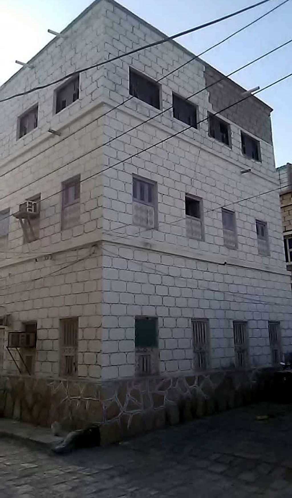 للبيع البيت في، الشحر ثلاثة دور
