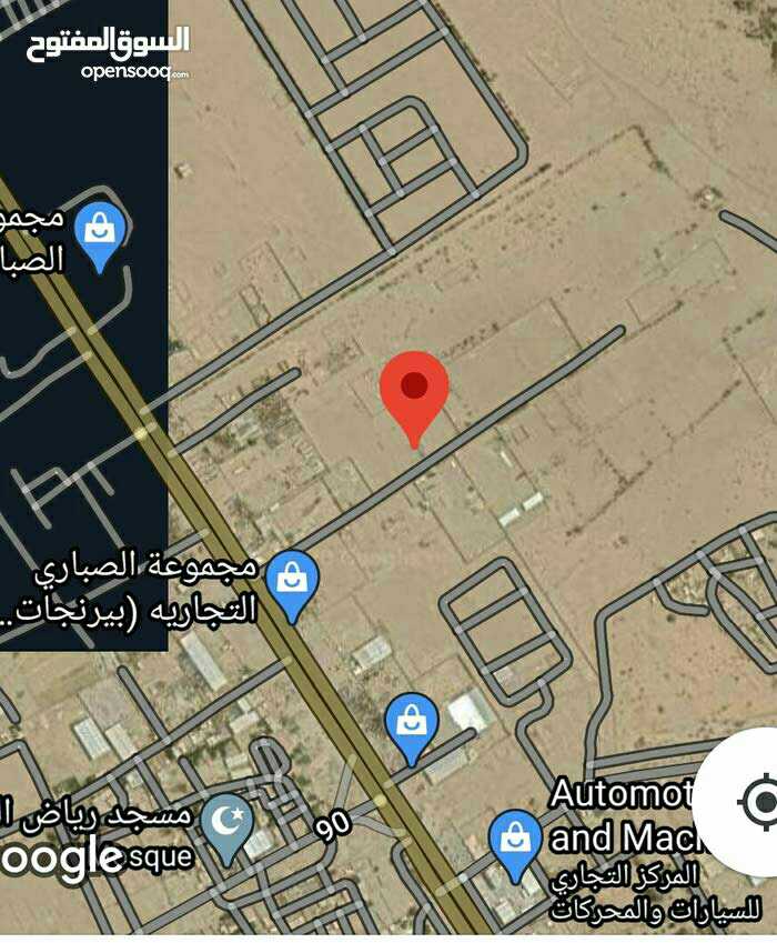 ارضيه 30*20 على ثلاثه شوارع اللحوم / الرباط