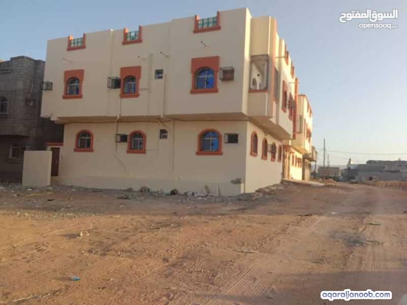للبيع 2 بيوت او 1 بيت ( جاهز جديدة مشطب المكلا - بن سينا )