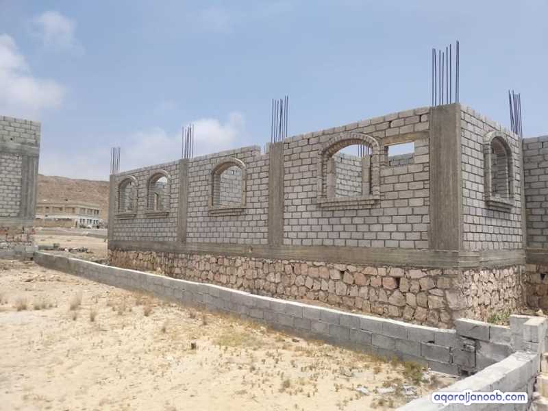 بيت للبيع في المكلا ربوة خلف لوحه 3 المساحه 20*20
