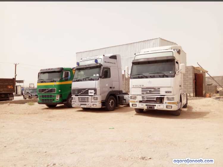 للبيع معدات وشاحنات وقلابات وبوكلينات