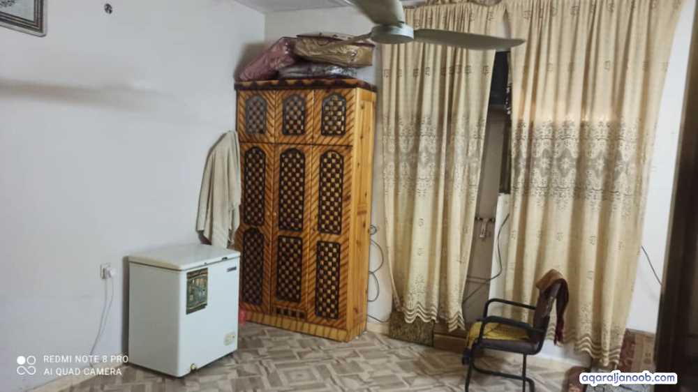 شقه في حي السنافر في عدن للبيع