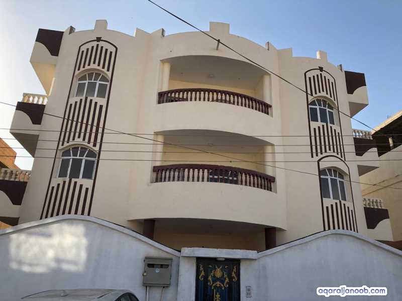 عمارة 3 ادوار مع حوش للإيجار بالكامل