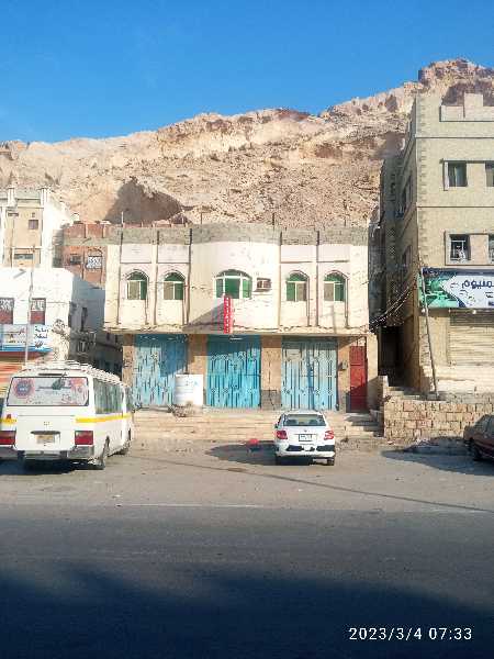عماره للبيع اربعين شقه