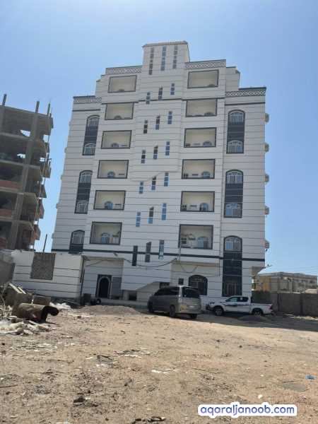 عماره للايجار معا حوش كبير منظمة او مؤسسة