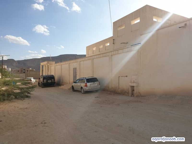فرصة بيع منزل بالقرب من شارع الجزائر في قلب مدينة سيؤون