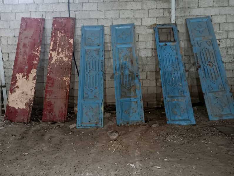أبواب حديد مستعمل نظيف جداً